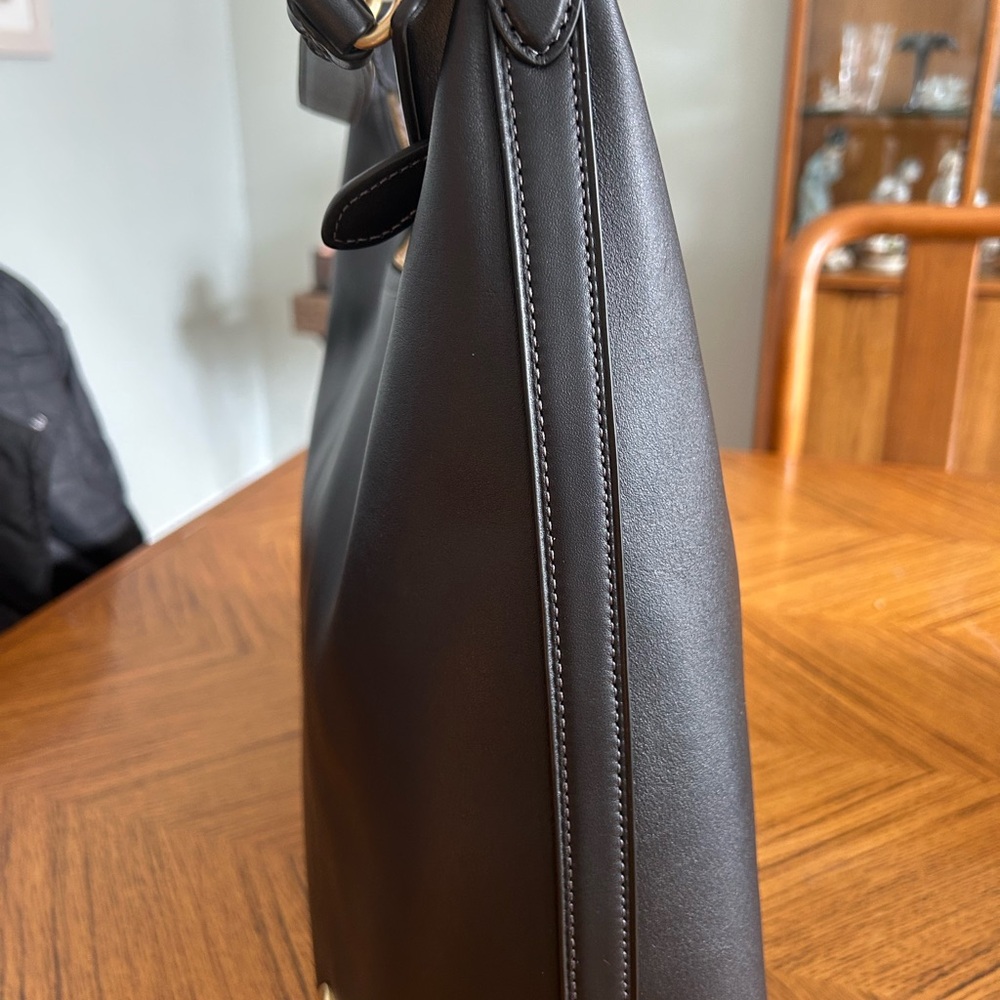 New Coach Black Leather Shoulder Bag with Gold Accent and Wallet - Picture 3 of 16